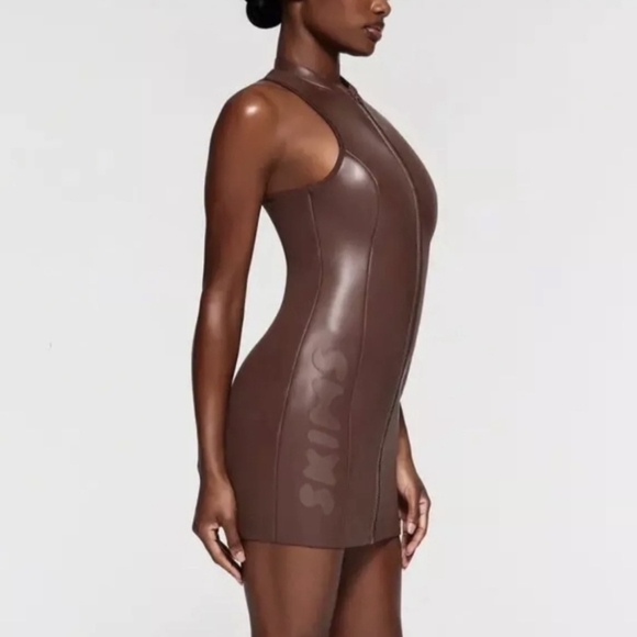 NWT‎ Skims 3XL Mock Neck Rubberized Scuba Swim Tank Dress Gray Chalk - Picture 1 of 6